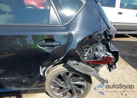 2018 Toyota Corolla Im from USA, damaged, VIN JTNKARJE8JJ559288